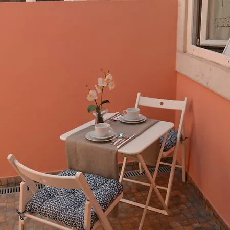 Flor De Lis - Alfama