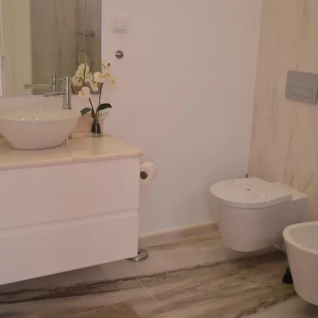 Flor De Lis - Alfama Lisbon