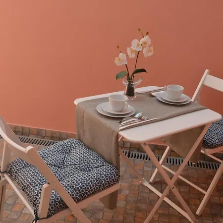 Flor De Lis - Alfama